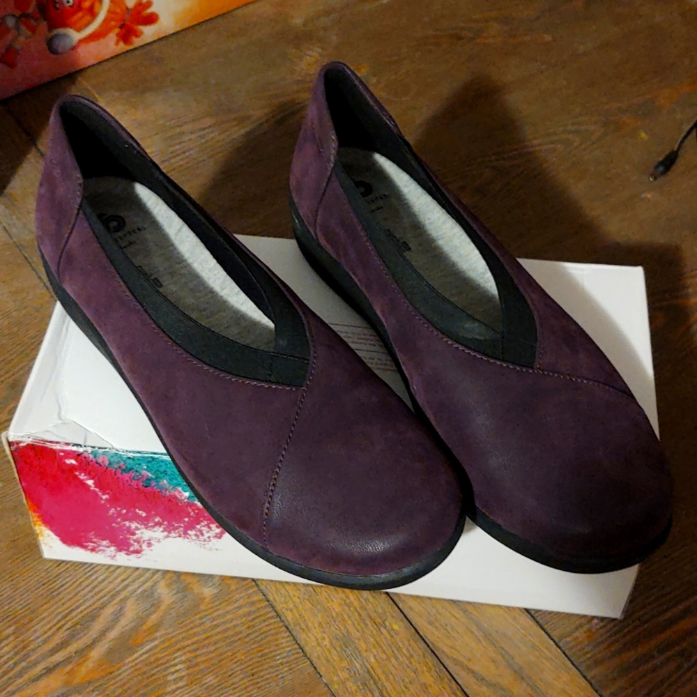New 💜 cloud steppers size 12 sillian Holly in aubergine